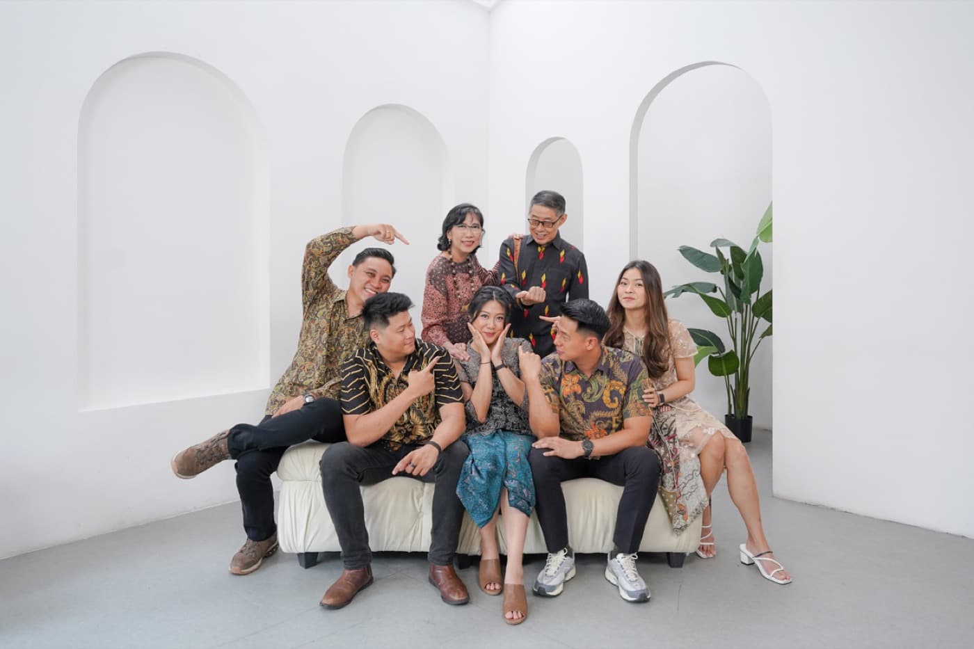 Family photography by Jia Photography, warm family photography session in Jabodetabek