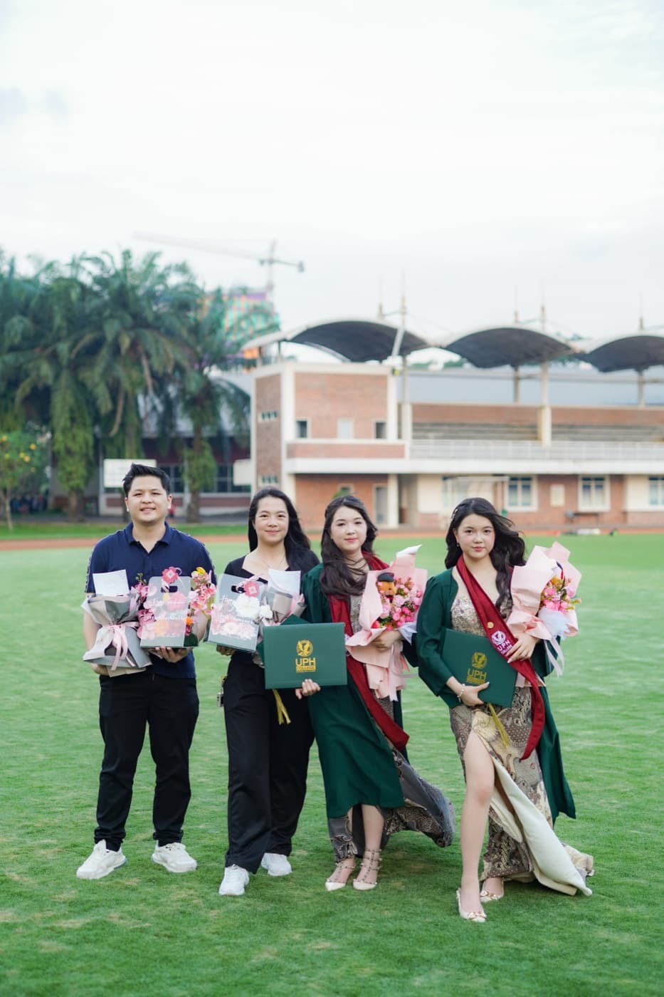 Graduation photography by Jia Photography, clean graduation photography session in Jabodetabek